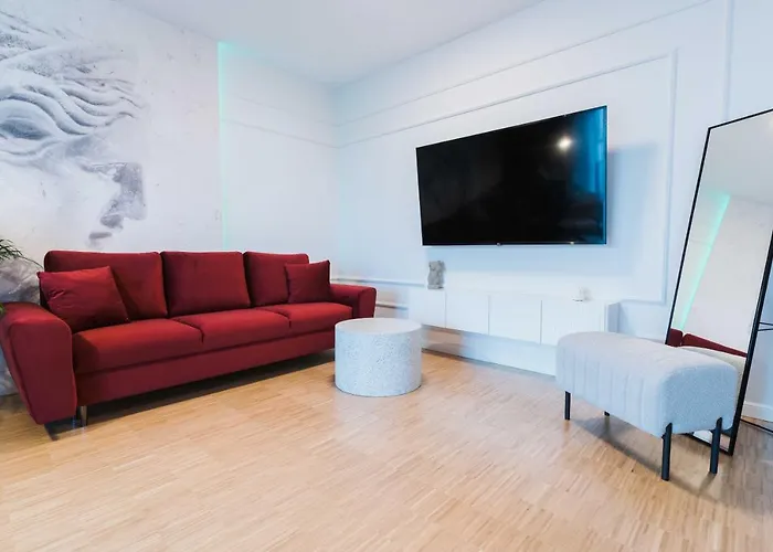 Hotel Very Berry - Dąbrowskiego 89 - Jeżyce, Self Check In 24h, Parking, Lift *