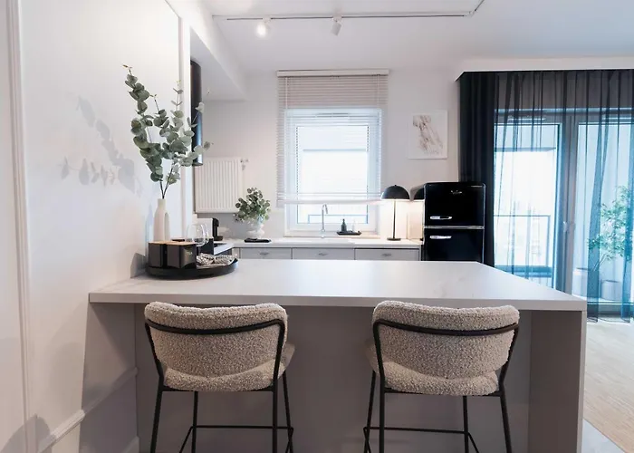 Szálloda Very Berry - Dabrowskiego 89 - Jezyce, Self Check In 24h, Parking, Lift