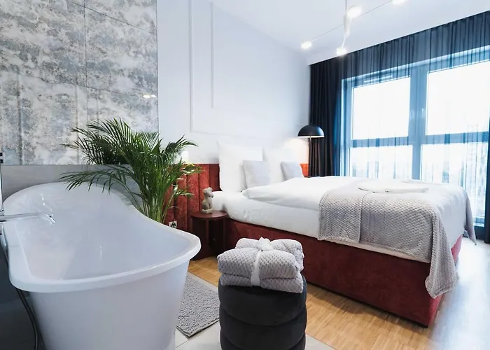 Szálloda Very Berry - Dabrowskiego 89 - Jezyce, Self Check In 24h, Parking, Lift Poznań